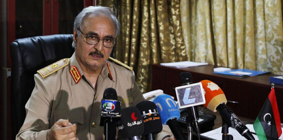 حفتر مطمئنًا أهالي العاصمة: طرابلس ستعود إلى حضن الوطن قريبًا