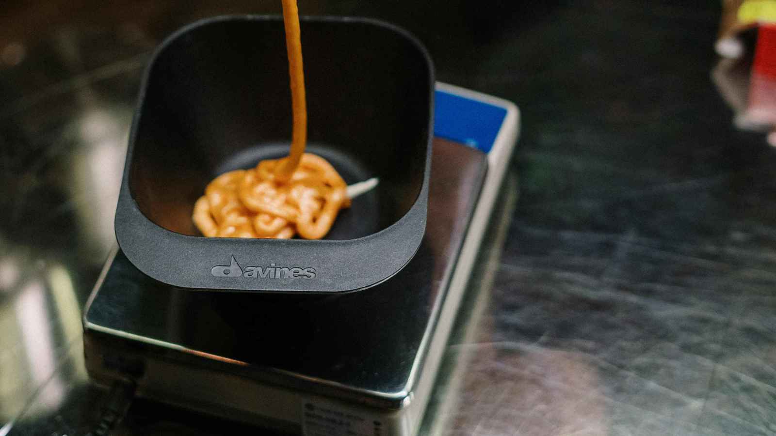 ظنت أنها "تمر هندي".. وفاة مروعة لامرأة شربت صبغة شعر