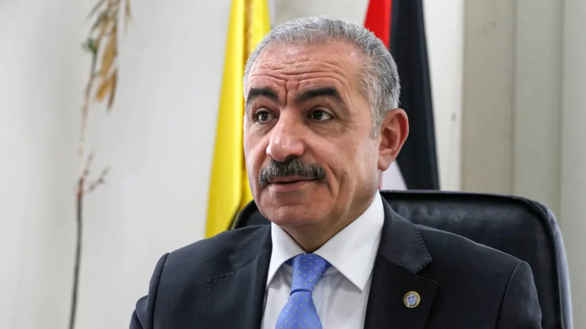 الاستقالات تضرب فصائل فلسطينية بسبب حكومة "اشتية"