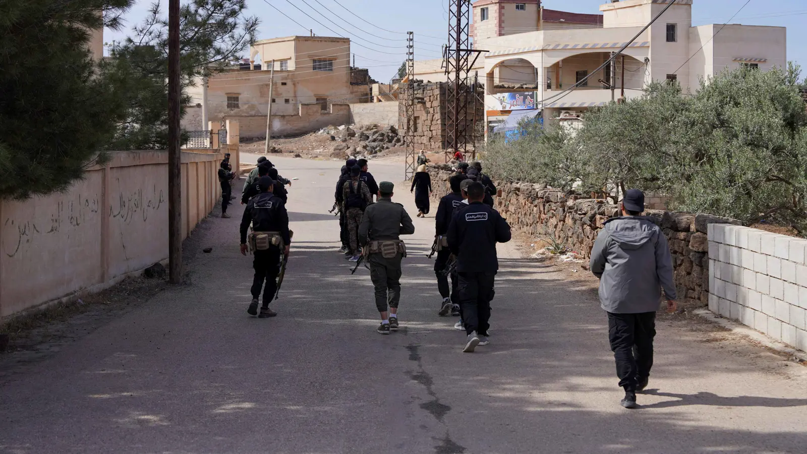 بشأن "الخارجين عن القانون".. توجيهات "مشددة" للأمن السوري في السويداء