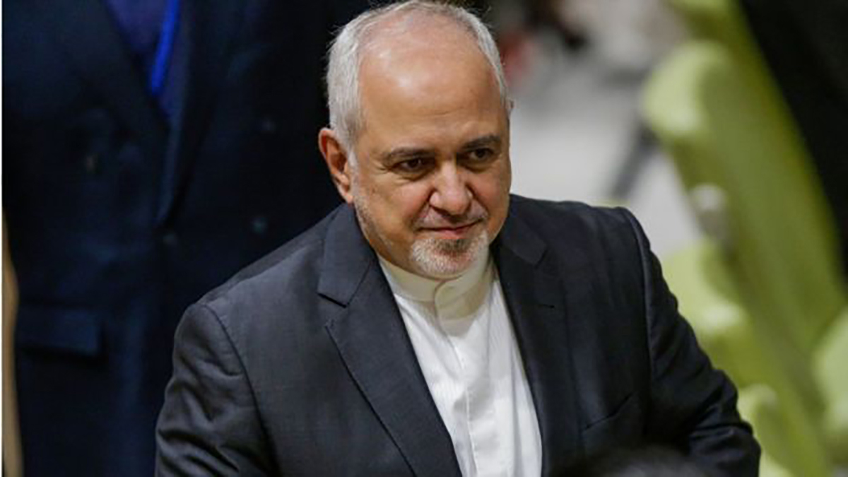 تقرير يؤكد لقاء جواد ظريف بسيناتور أمريكي بارز في نيويورك دعاه لمقابلة ترامب