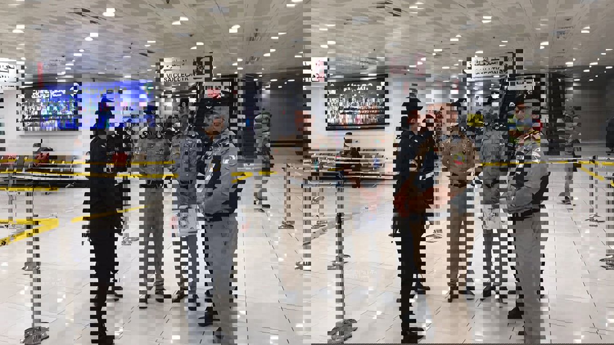 من هي الممثلة المشهورة التي ضُبطت في مطار الكويت بتهمة تعاطي مؤثرات عقلية؟