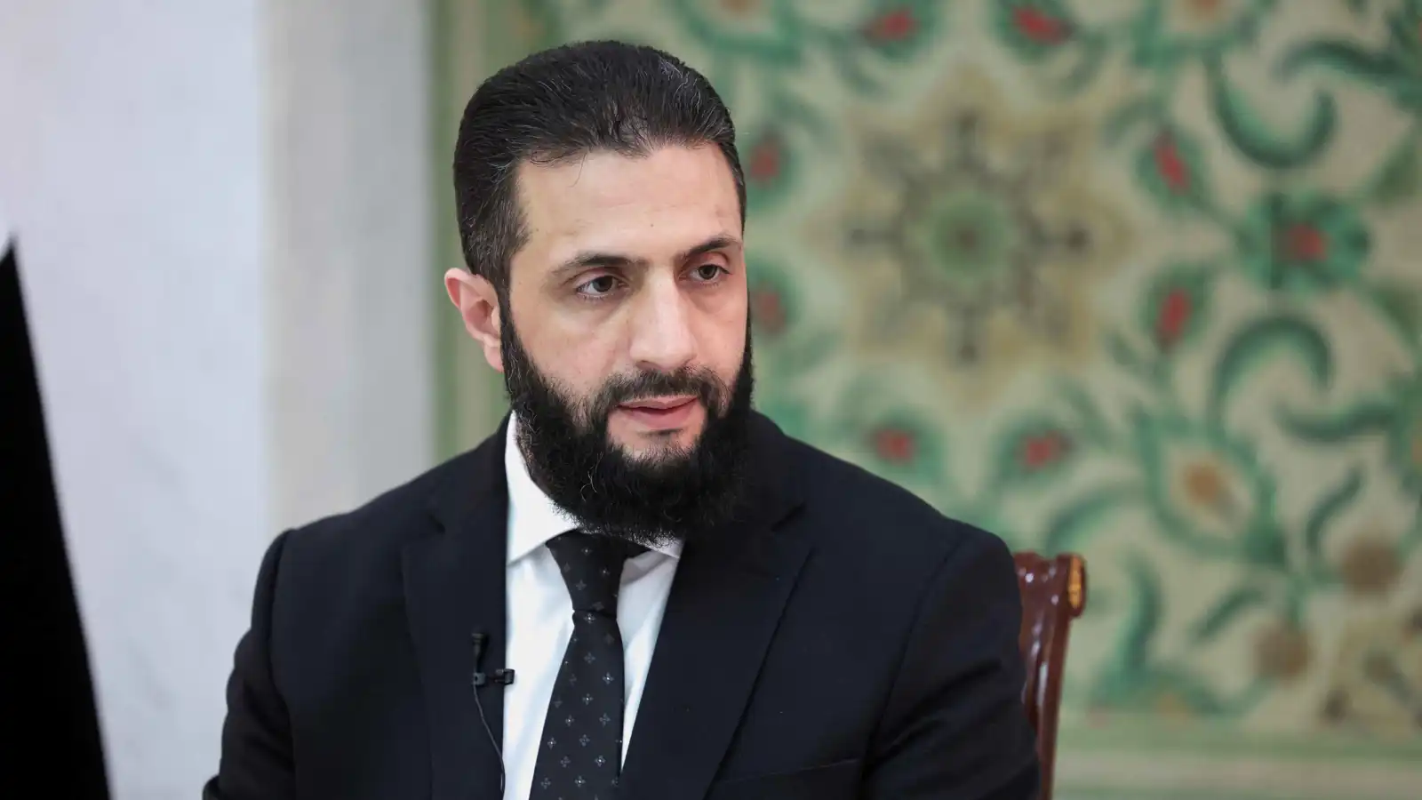 اقتراح أمريكي لرفع العقوبات عن الشرع قبل زيارته إلى واشنطن