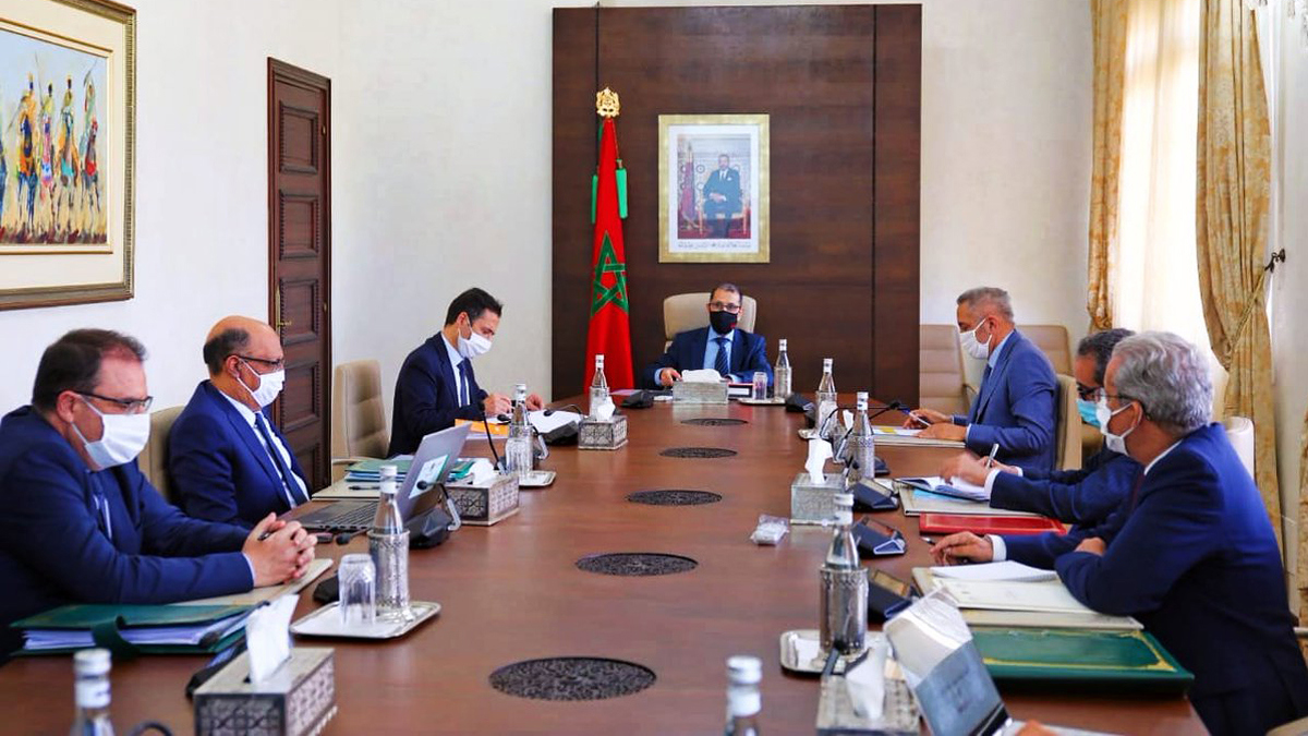 المغرب.. غضب نقابي بسبب فرض ضريبة جديدة للاقتطاع من أجور الموظفين