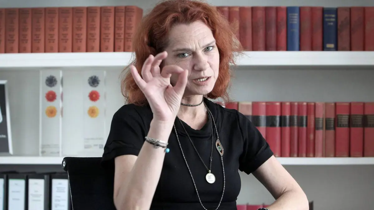 بعد محاكمة مثيرة للجدل...محكمة في إسطنبول تبرئ الروائية أسلي أردوغان