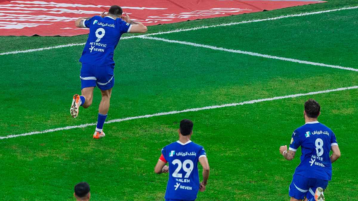 بفيديو مثير.. حساب نادي الهلال يسخر من النصر السعودي بعد التأهل للنخبة (شاهد)