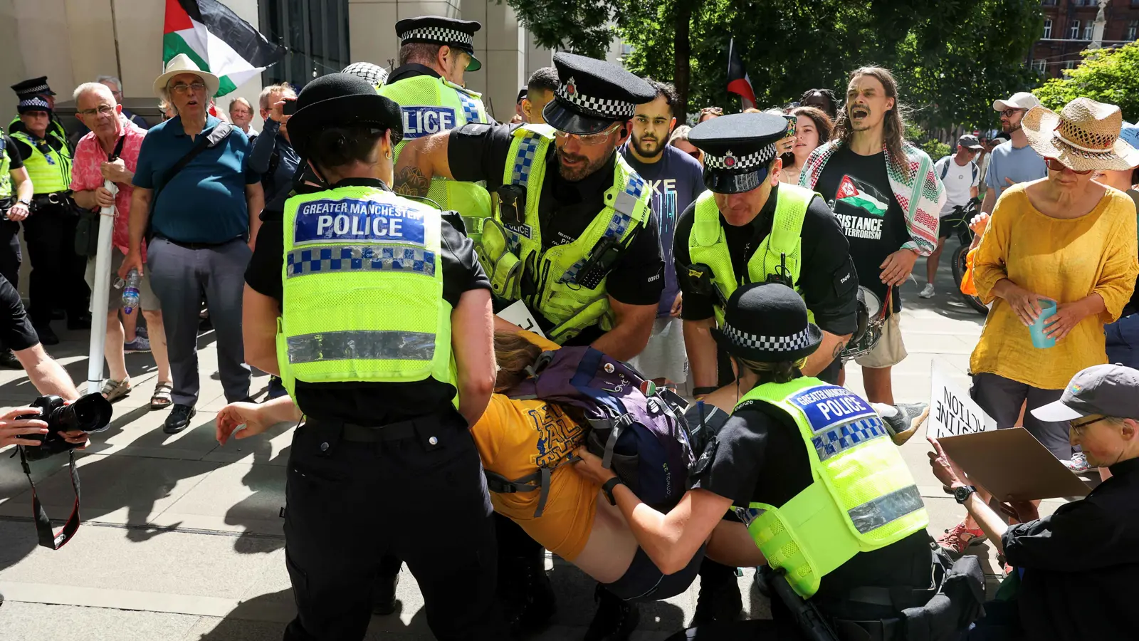 الشرطة البريطانية توقف 150 شخصا لدعمهم منظمة "فلسطين أكشن"