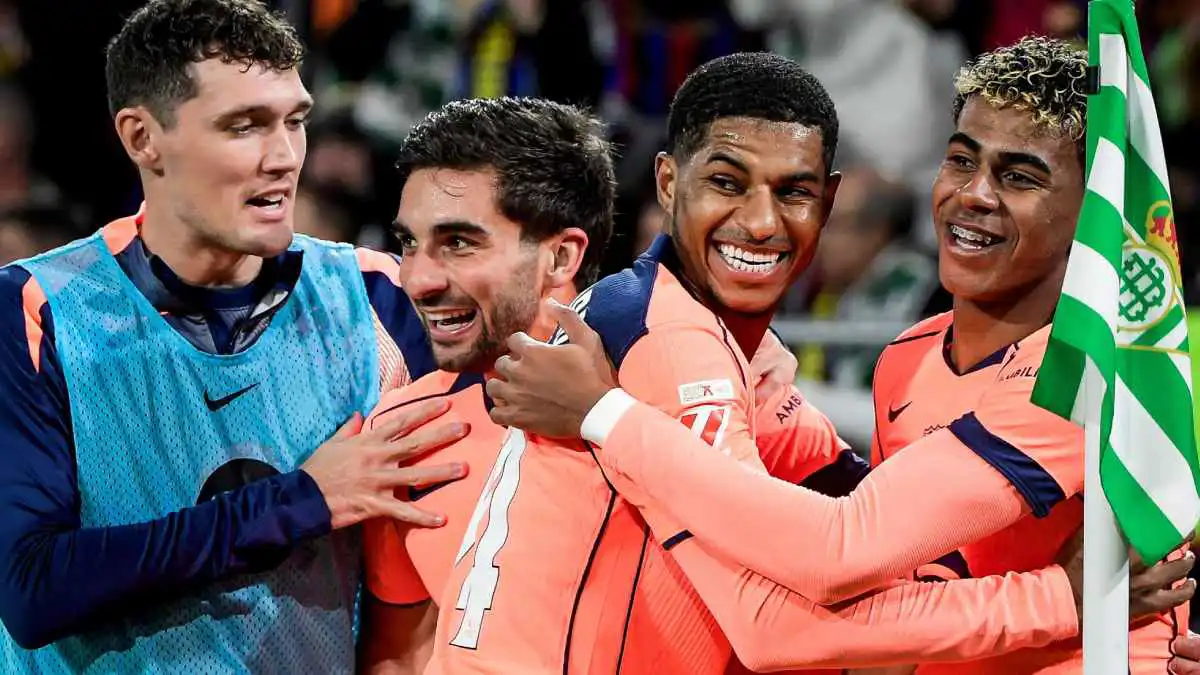 فرحة نجوم برشلونة مع فيران توريس