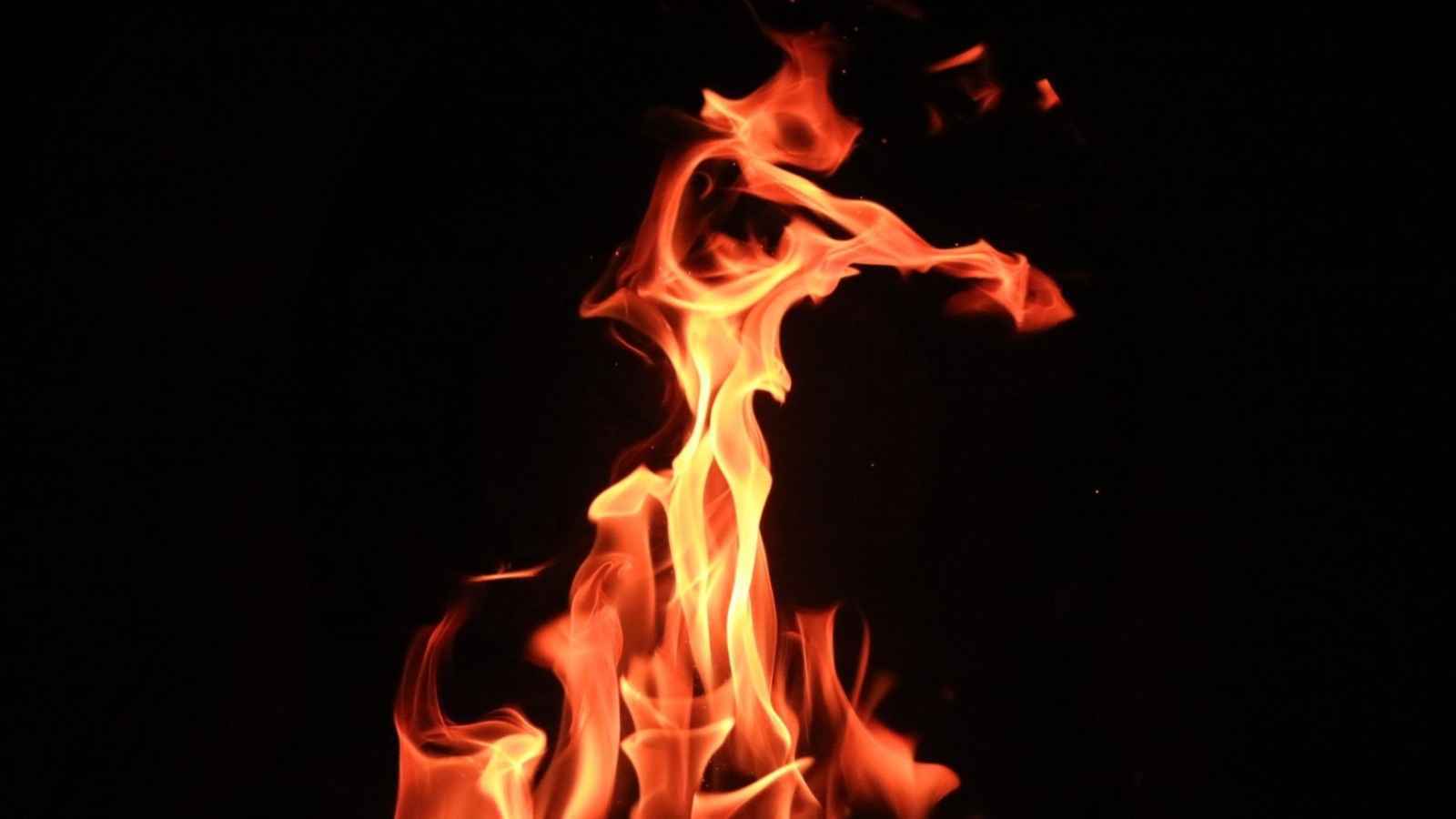 تونس.. سكب البنزين على والدته وأضرم النار فيها