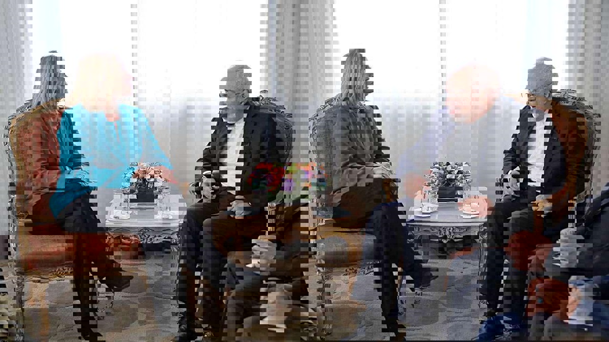 ظريف يبلغ موغريني بالخطوة الثالثة لخفض الالتزامات النووية