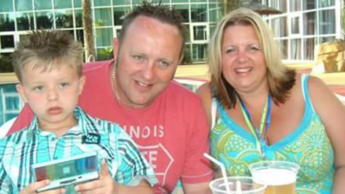 تفوز بـ2.3 مليون دولار وتبقى عاملة كافتيريا