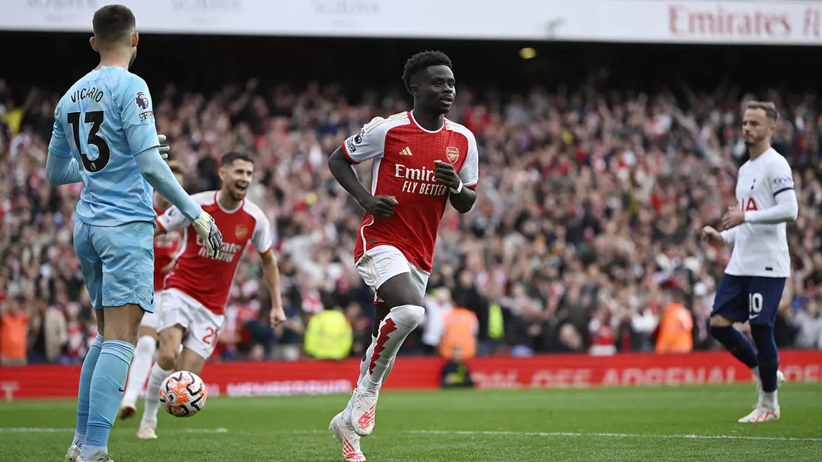 أرتيتا يثير قلق جماهير آرسنال بسبب ساكا 