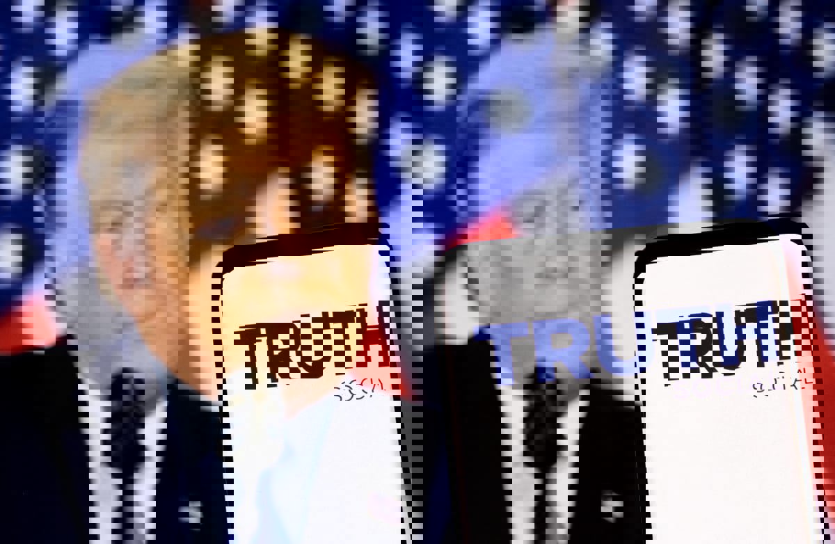 ترامب يحقق ثروة في أول يوم تداول لأسهم "تروث سوشيال" بالبورصة