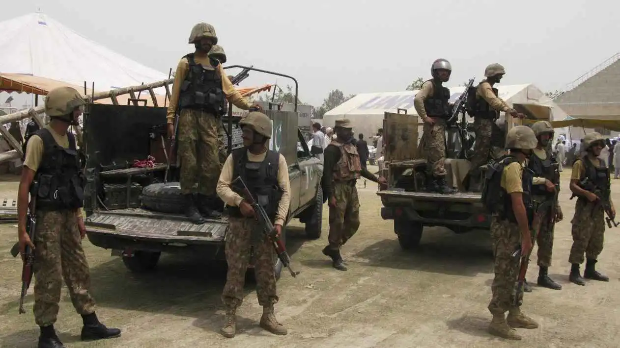 16قتيلا بهجمات منفصلة في شمال وجنوب باكستان (فيديو)