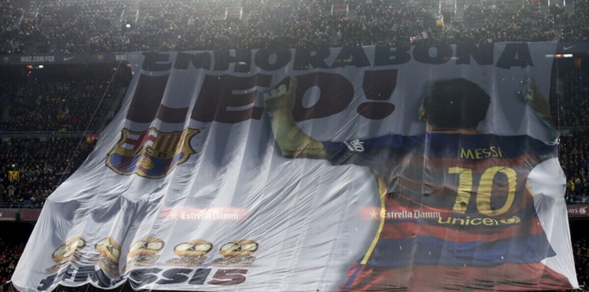 ميسي يبحث عن طفل عراقي (صورة)