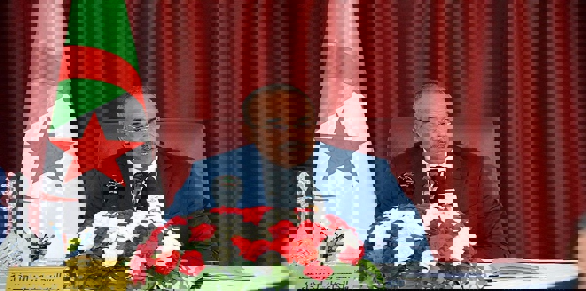 وزير الداخلية الجزائري يُنازع أويحيى صلاحياته.. فهل يخلفه في رئاسة الحكومة؟