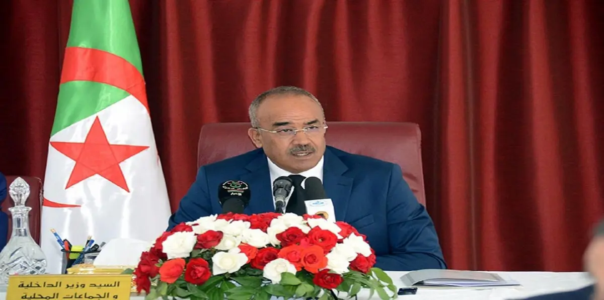 وزير الداخلية الجزائري يُنازع أويحيى صلاحياته.. فهل يخلفه في رئاسة الحكومة؟