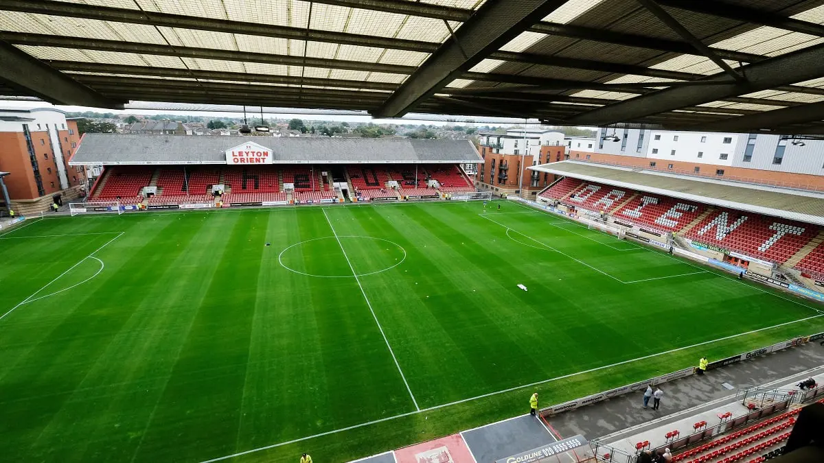 تأجيل مباراة في إنجلترا بسبب إصابة بفيروس كورونا