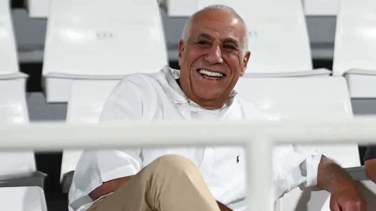 3 أشياء أنقذت حسين لبيب من غضب جمهور الزمالك