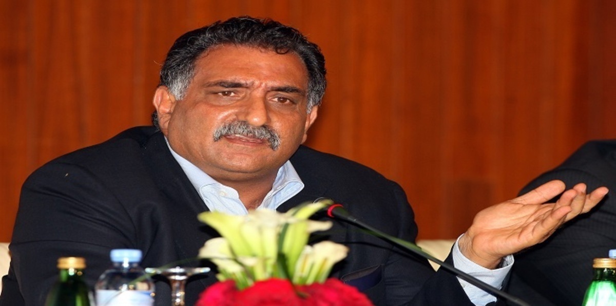 عزمي بشارة.. مأساة "غودو" الذي لا ينتظره أحد