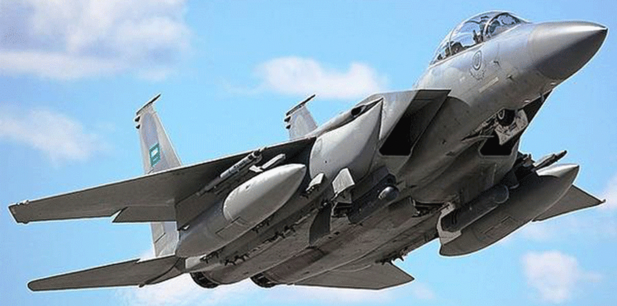 طائرات حربية تقصف مواقع لتنظيم القاعدة في المكلا اليمنية