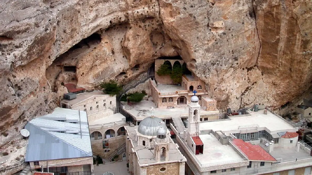 باحث سعودي يقرر العيش في دير مسيحي بسوريا لتعلم لغة المسيح الآرامية