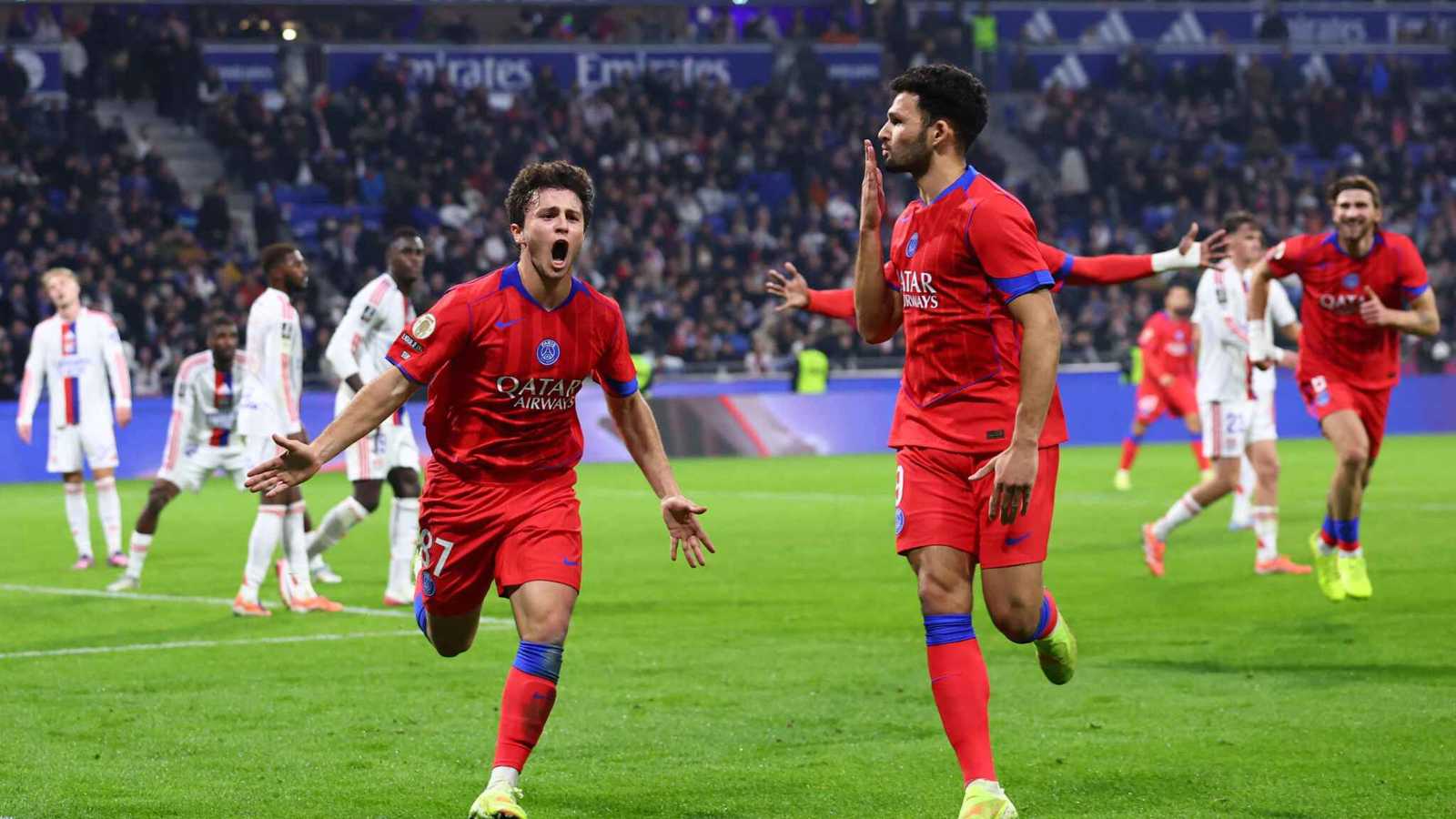 نجم نيوم السعودي ينتقد حكم كلاسيكو فرنسا بين سان جيرمان وليون (صورة)