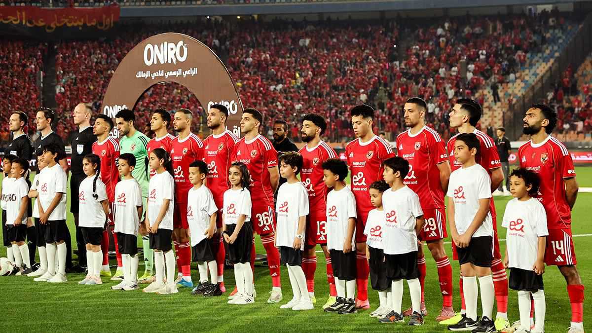 مسمار في نعش فريق المليار.. "كابوس مرعب" يطارد الأهلي المصري 