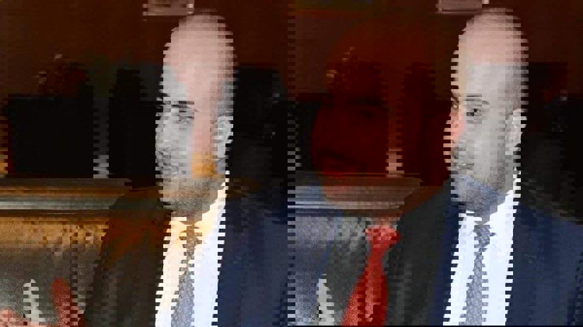 استقالة حسين العنكوشي رئيس نادي الديوانية العراقي بعد خلافات مع رئيس اتحاد الكرة