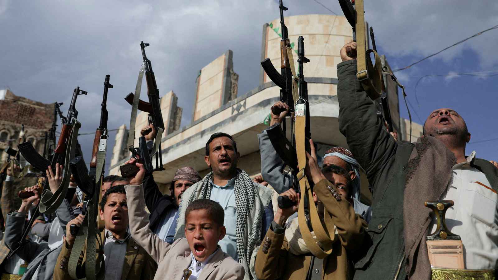 بعد اختراق بنيتهم.. الحوثيون يتوعدون الداخل اليمني بـ"عقوبات صارمة"