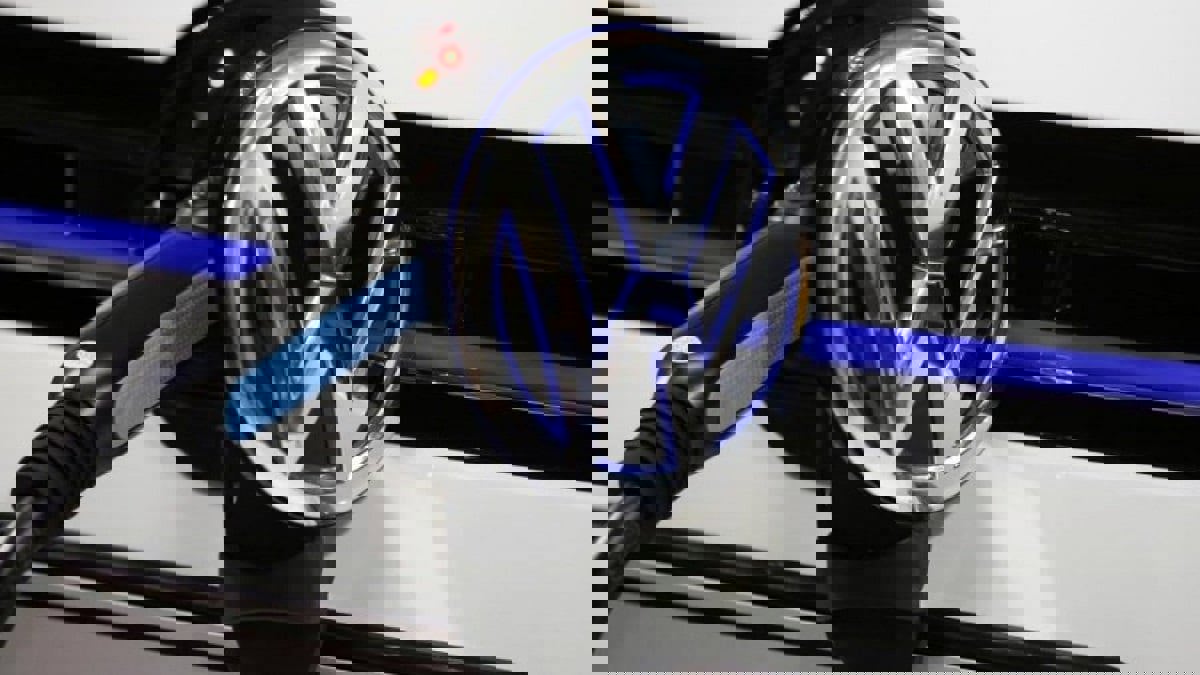 "فولكس فاجن" الألمانية تكشف عن تصميم ومواصفات سيارتها الكهربائية الجديدة (صور)