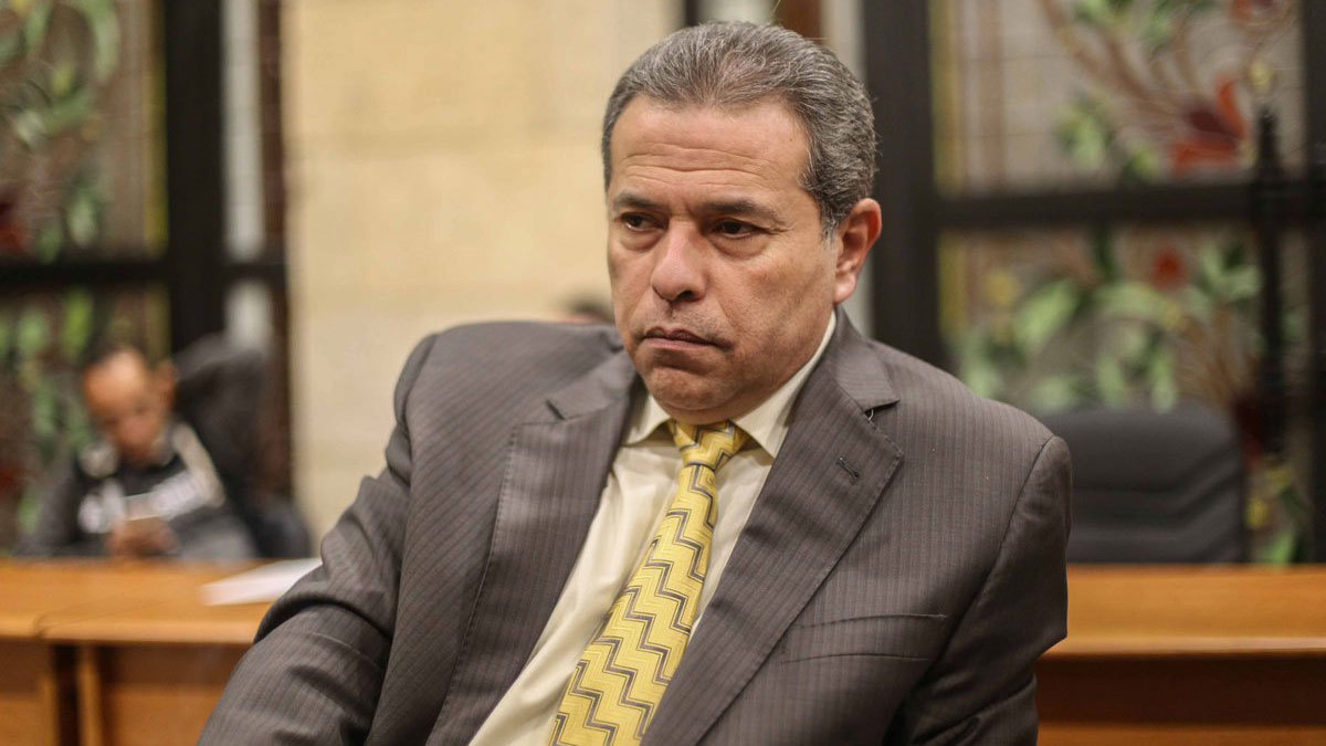 توفيق عكاشة ينفعل ويشتم مشاهديه على الهواء (فيديو)