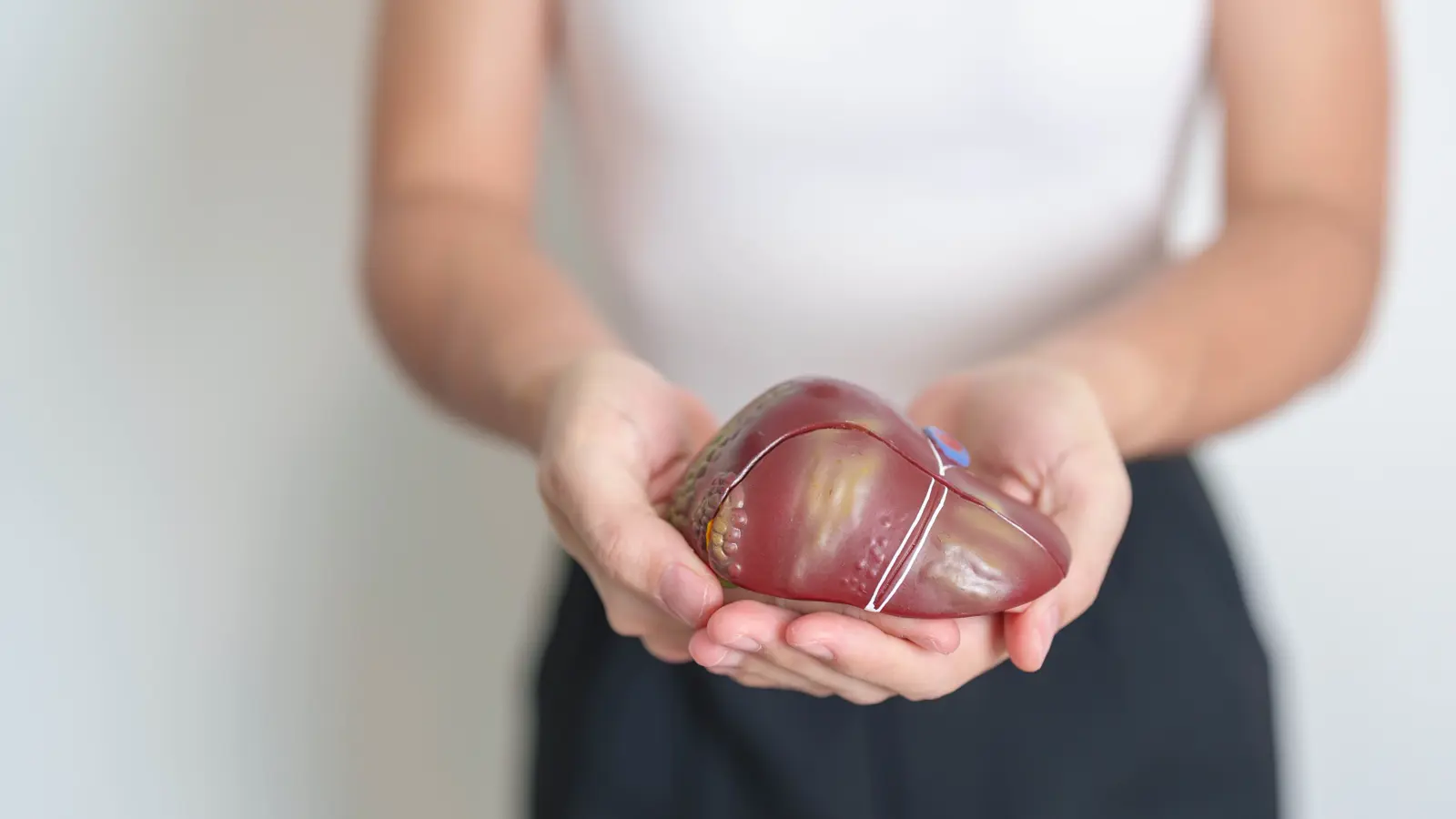 5 أطعمة تُهدد صحة الكبد.. وهذه أفضل البدائل