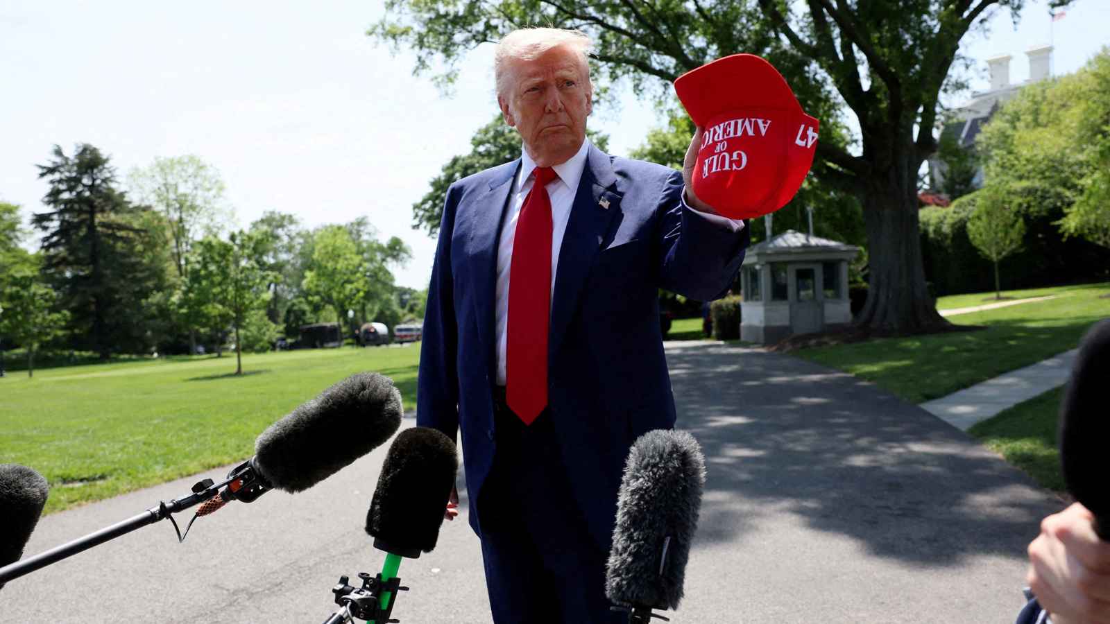 "الأكثر إثارة" منذ غورباتشوف.. هل يقود ترامب أمريكا لانهيار تاريخي؟