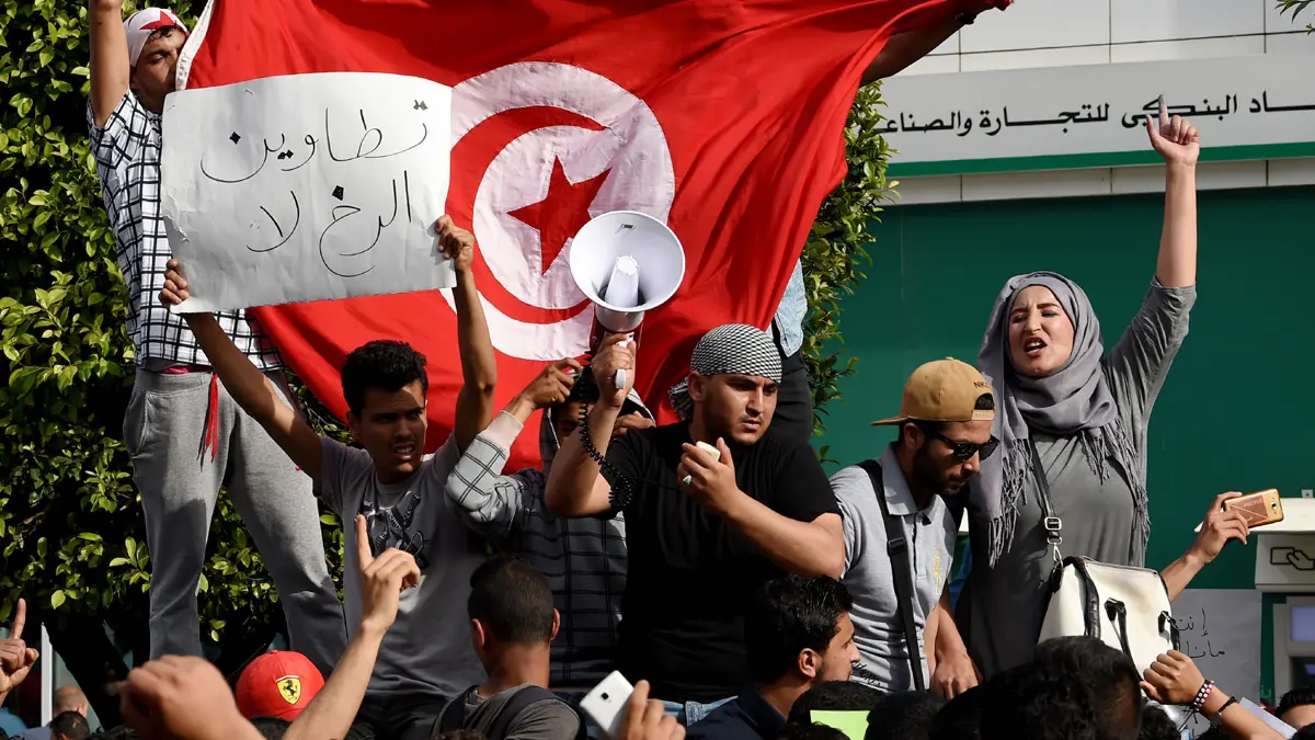 احتجاجات تطاوين التونسية.. معتصمو الكامور يهددون بالانتحار وتجدد المظاهرات في رمادة