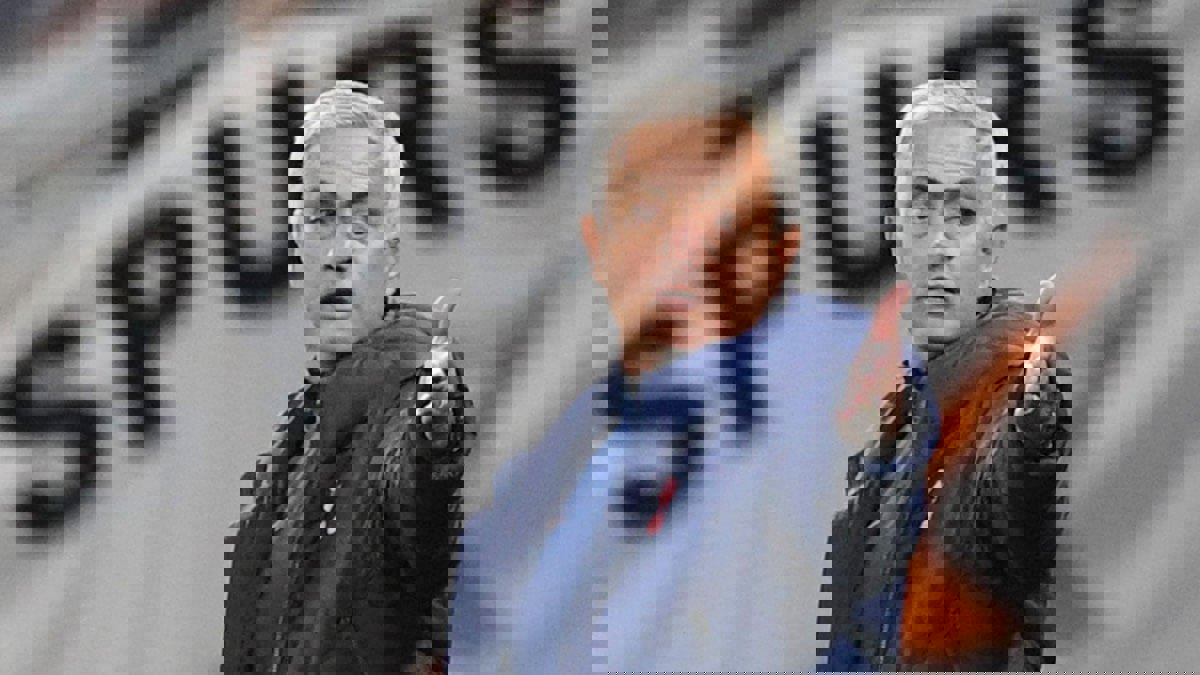 داير ومورينيو يعلقان على واقعة "دورة المياه" خلال مباراة توتنهام ضد تشيلسي (فيديو)