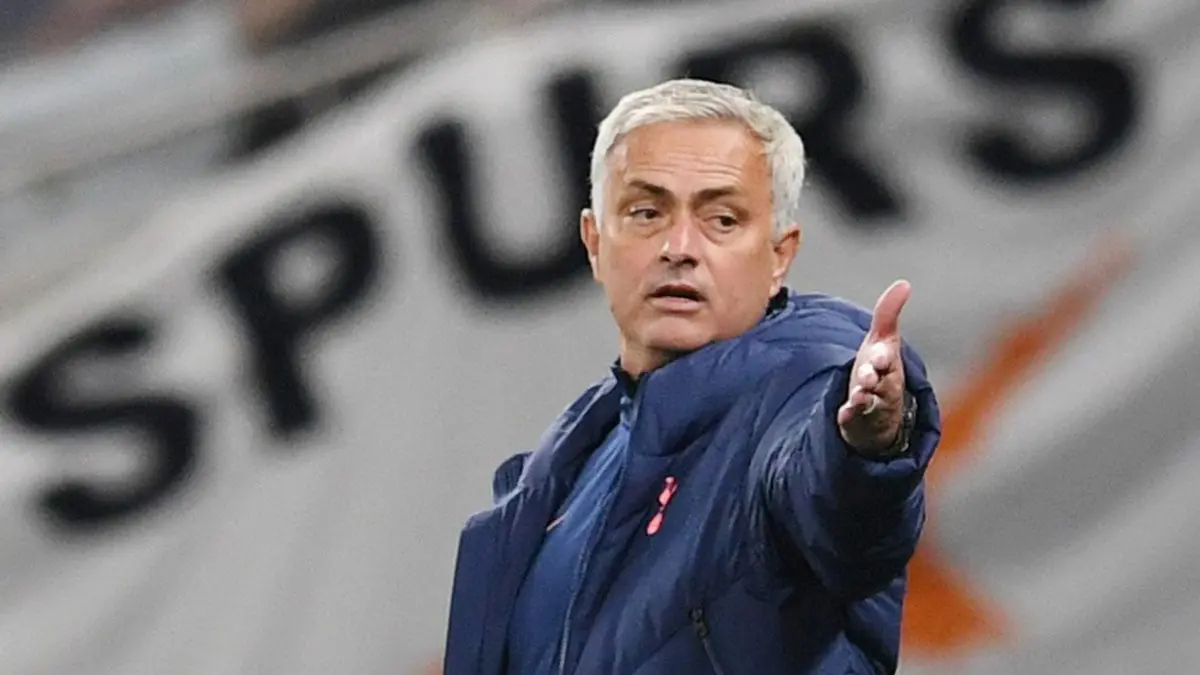 داير ومورينيو يعلقان على واقعة "دورة المياه" خلال مباراة توتنهام ضد تشيلسي (فيديو)