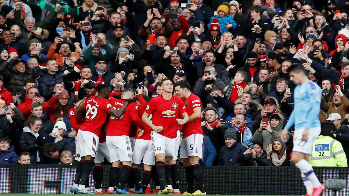 مانشستر يونايتد يصعق مانشستر سيتي ويصعد للمركز الخامس في ترتيب الدوري الإنجليزي (فيديو)