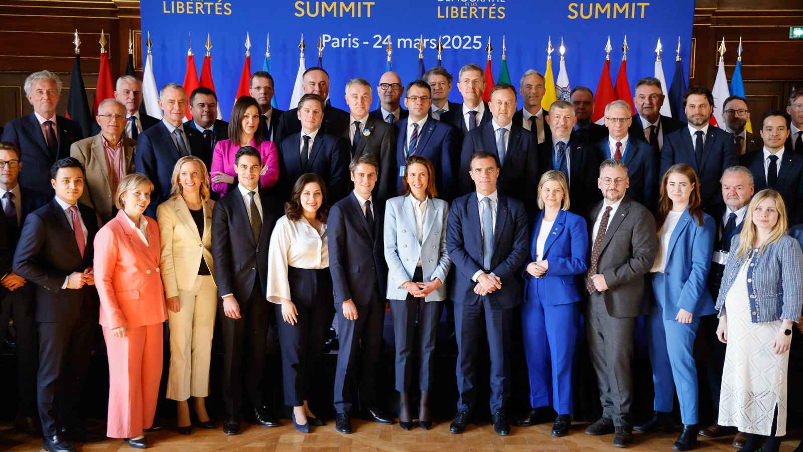 أكد دعم كييف.. اجتماع أوروبي لمواجهة "الجرافة الرجعية" لترامب