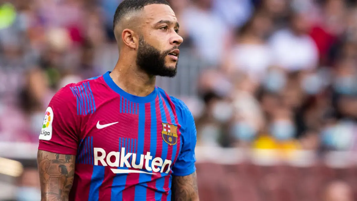 رد حاسم من ممفيس ديباي على تقارير ندمه بالانتقال إلى برشلونة (فيديو)
