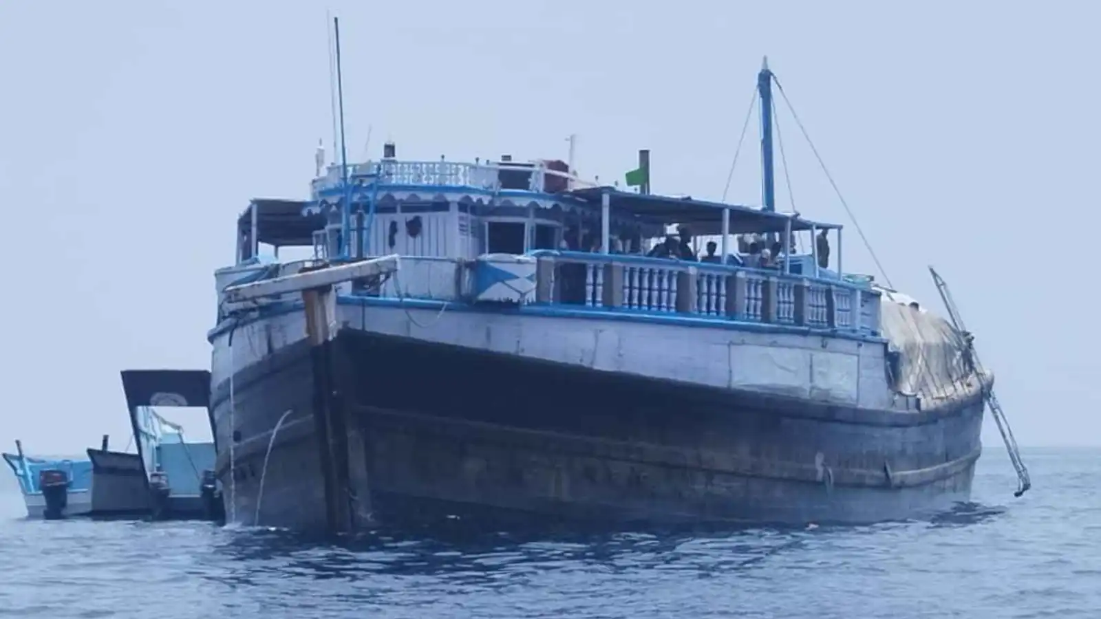 يدخل في صناعة المتفجرات.. اليمن يصادر شحنة ضخمة من سماد "اليوريا" (صور)