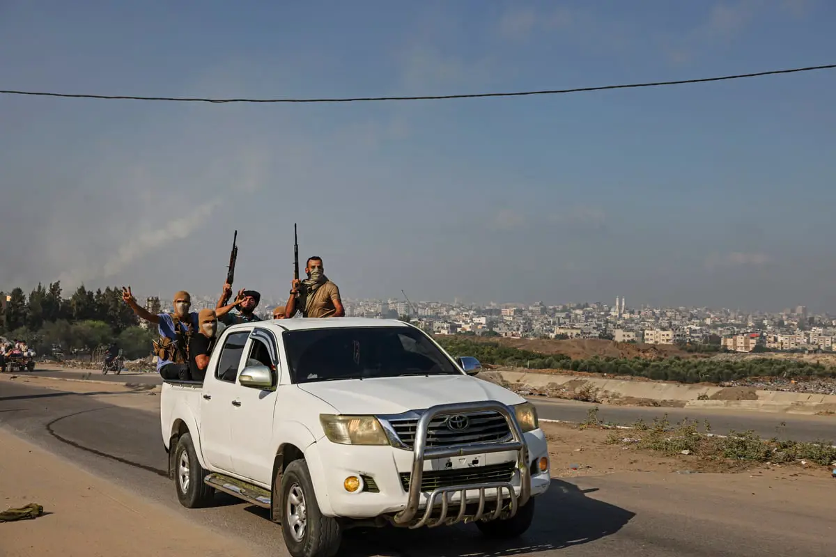 إعلام عبري: حماس تسيطر فعليا على عدة مستوطنات في غلاف غزة