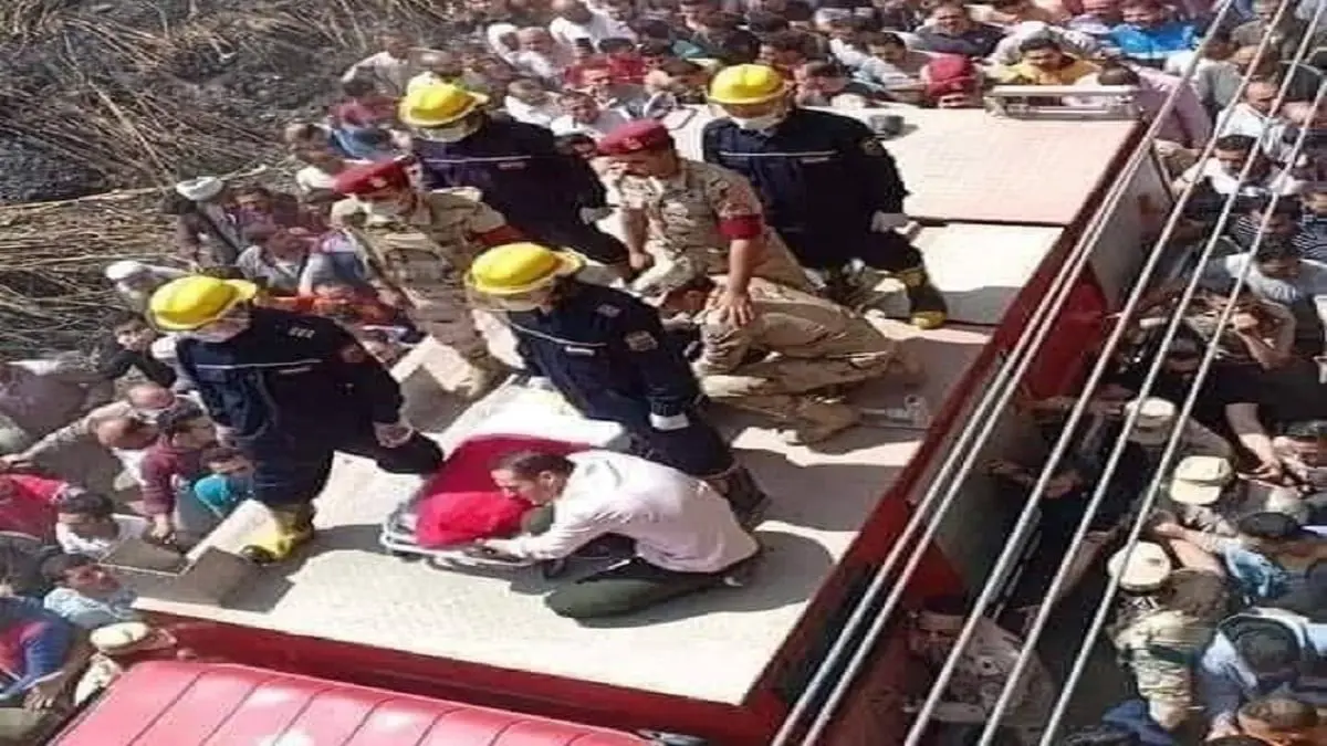 رغم كورونا.. آلاف المصريين يشاركون في دفن جثمان أحد ضحايا حادث بئر العبد (صور)