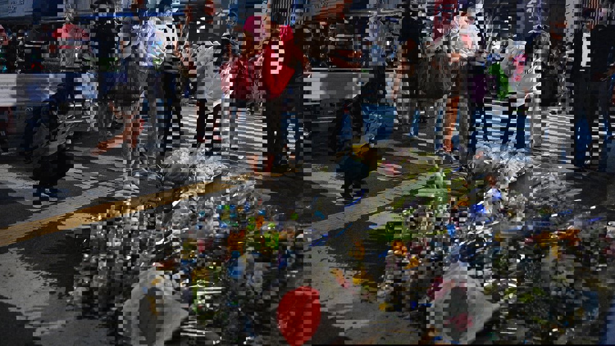 "صدمة" في اليابان بعد اغتيال شينزو آبي.. وأمريكا قد تخسر "معركة" جدري القرود