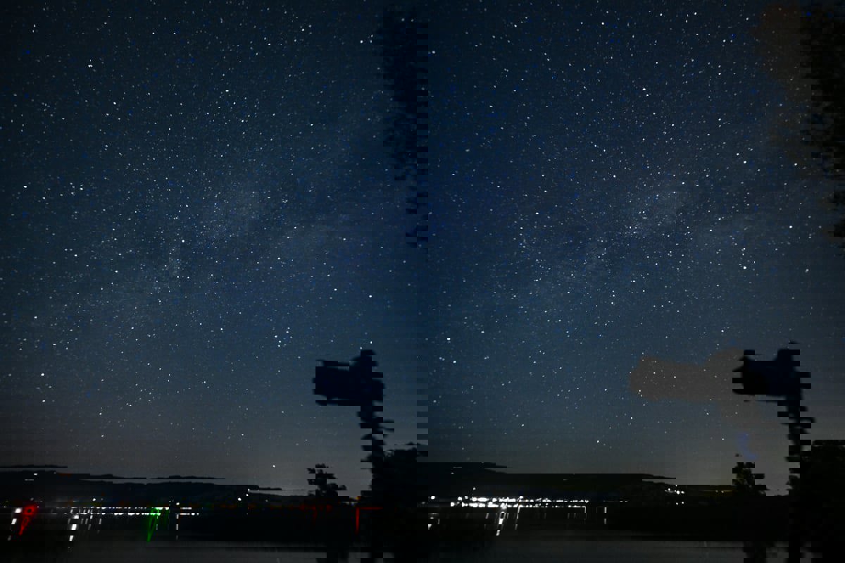 مقاطع فيديو مذهلة توثق عبور نيزك بين إسبانيا والبرتغال