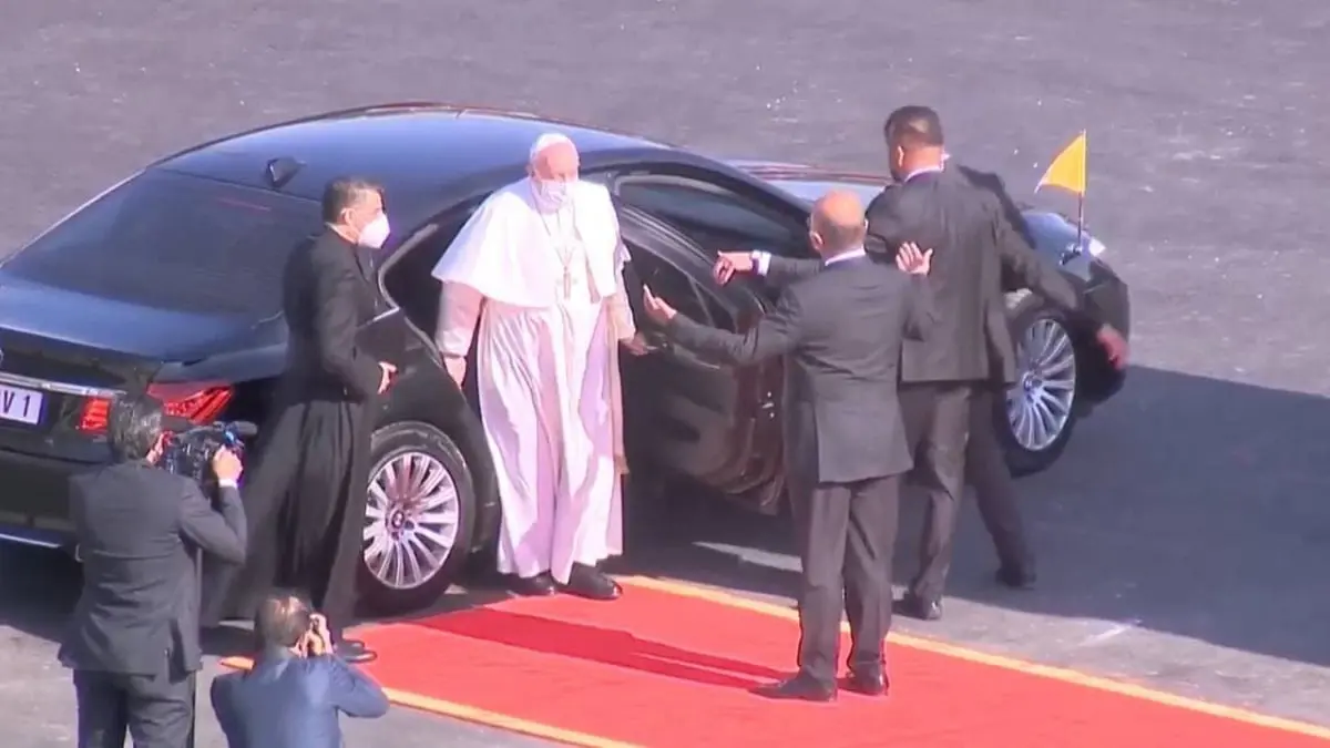 بابا الفاتيكان من العراق: فلتصمت الأسلحة ولتتوقف المصالح الخاصة