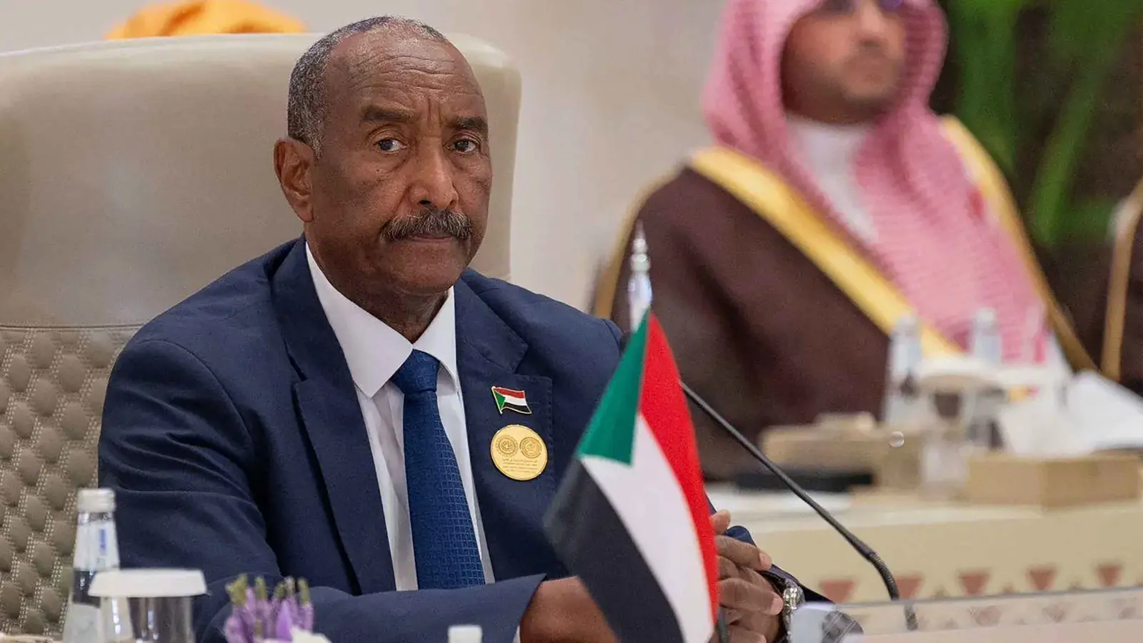 خبراء: حكومة بورتسودان تناور بخريطة طريق لمنح البرهان الشرعية