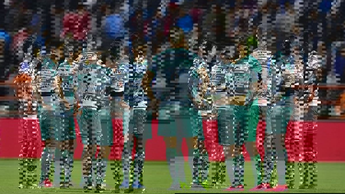 إصابة 8 لاعبين من نادٍ بفيروس كورونا