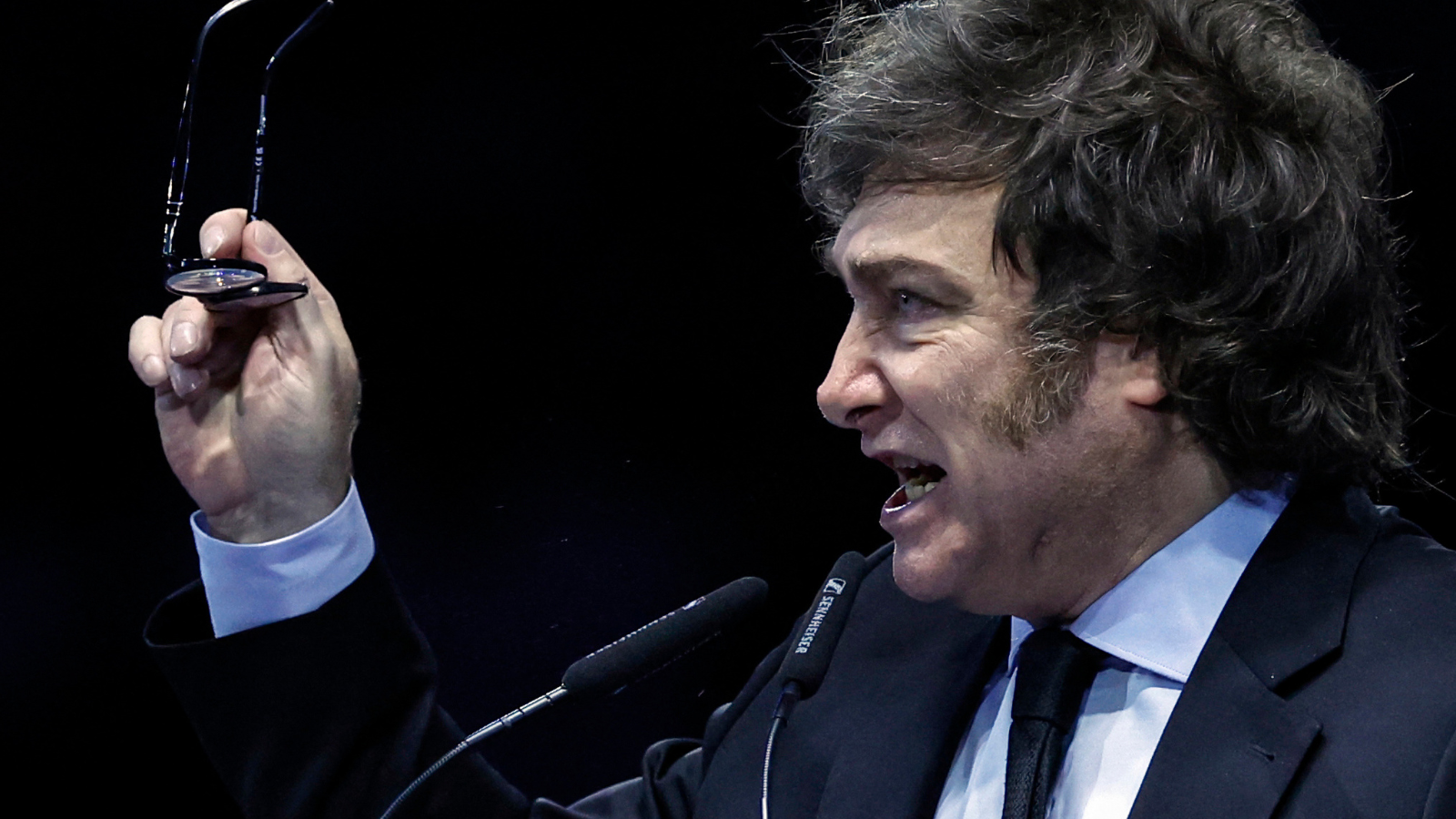 بعد مرور عام.. رئيس الأرجنتين يرد الإساءة لرئيس وزراء إسبانيا