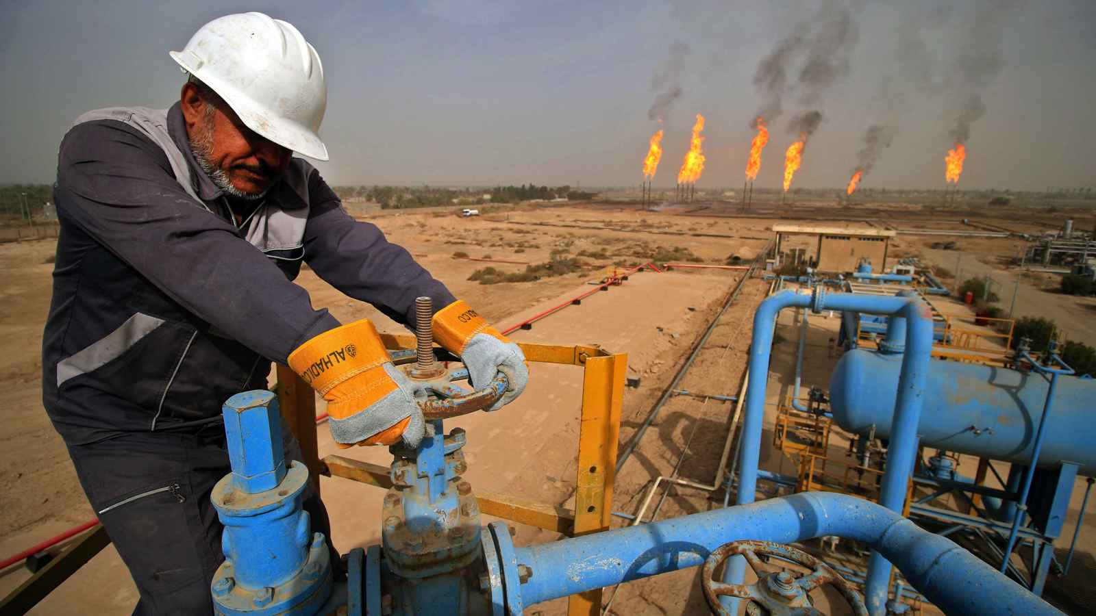 الملايين تضيع يومياً.. نفط كردستان "رهين" التعاقدات وتجاذبات السياسة